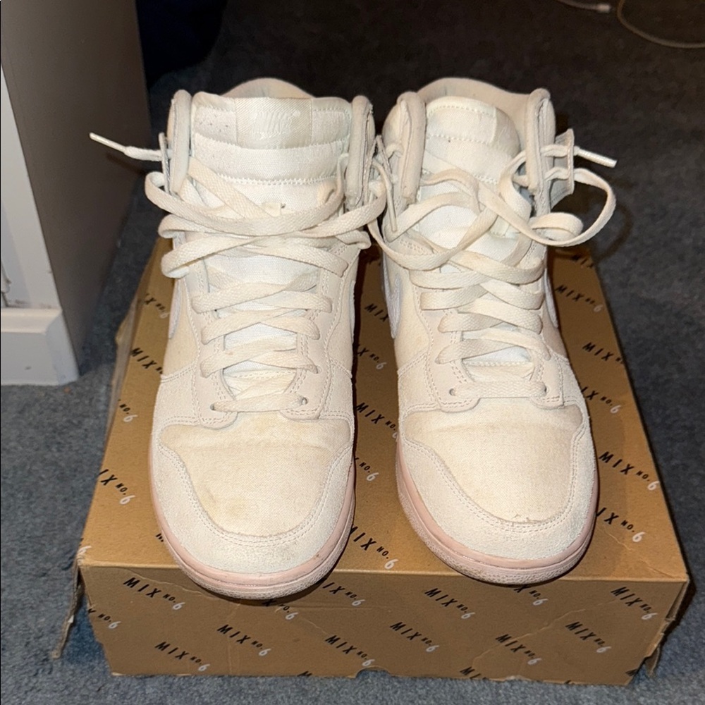 Nike Dunk High Retro PRM 'Cracked Leather Swoosh' DV0822-100